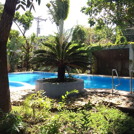 The Pelicans Resort Batangas Exterior foto