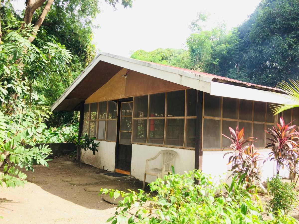 The Pelicans Resort Batangas Exterior foto