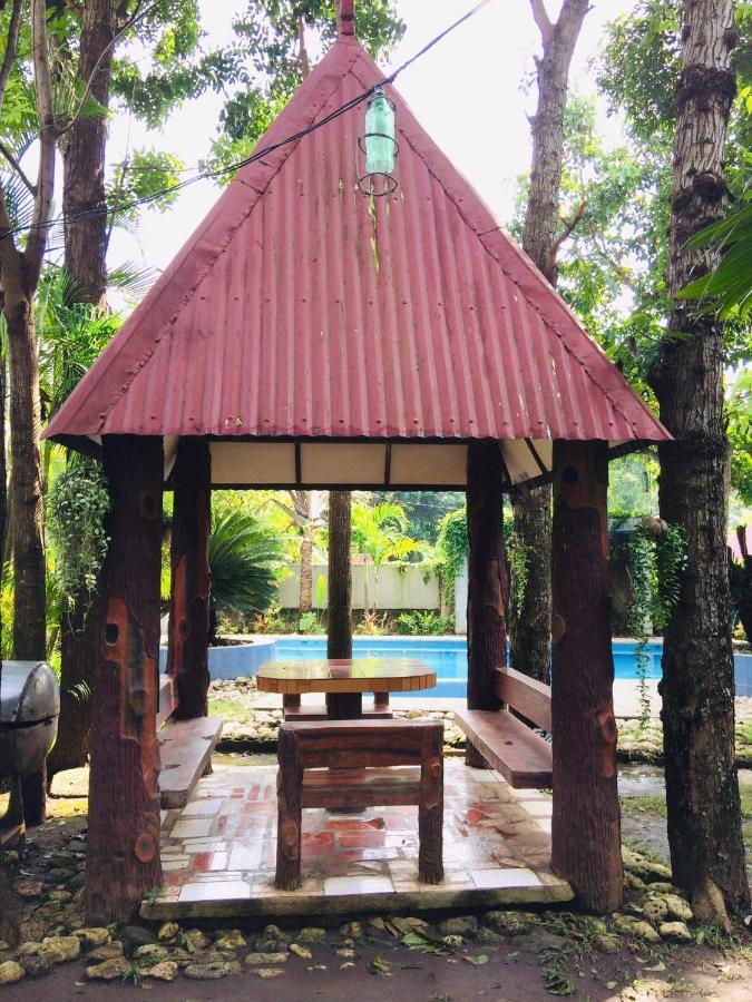 The Pelicans Resort Batangas Exterior foto