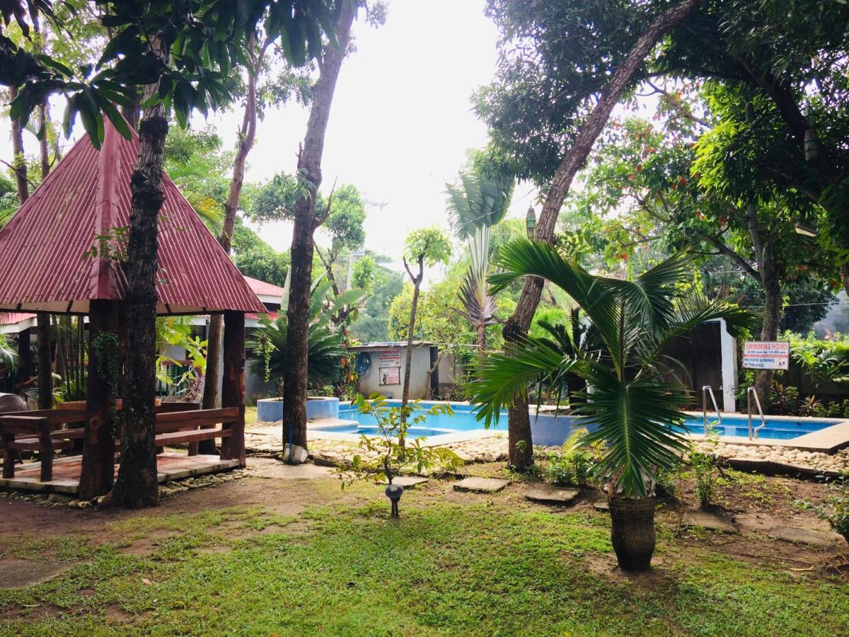 The Pelicans Resort Batangas Exterior foto